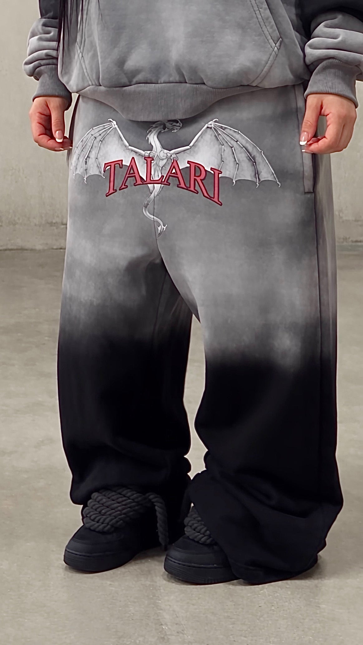 DRAGON AGE SWEATS